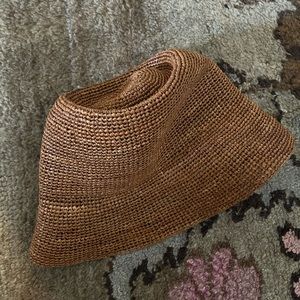 JANESSA LEONE packable bucket hat